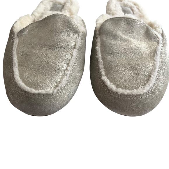 UGG Lane Metallic Gold Loafer Slippers Sherling Lined Comfort Shoes Size 6 - Picture 2 of 8
